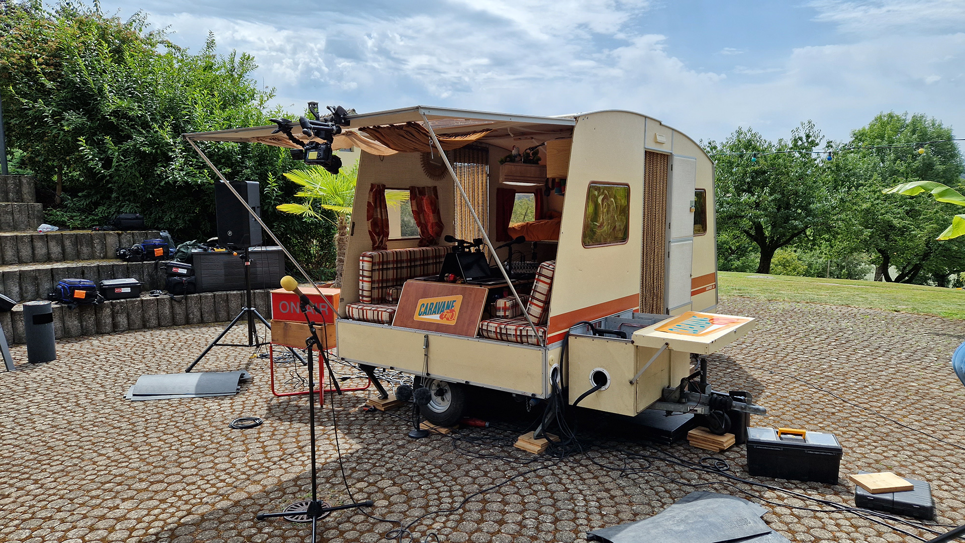 Caravane FM débarque à l'Adret